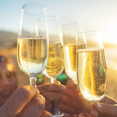 Tout le « champagne » n’est pas du champagne.  Quelle est la différence avec le vin mousseux ?  – Actualités |  Portail Internet OPI Ostrowski