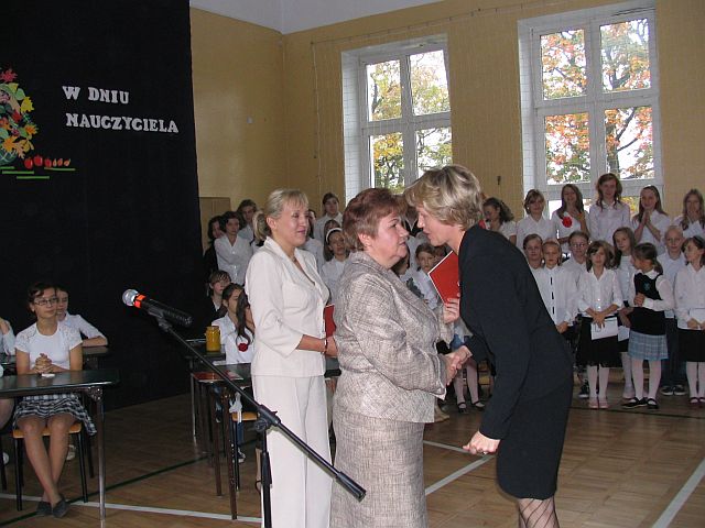 Dzień Nauczyciela w SP1 - Aktualności | OPI Ostrowski Portal